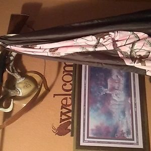 NWOT  🫎 Realtree PINK CAMOUFLAGE Twin BED SKIRT  UNISEX